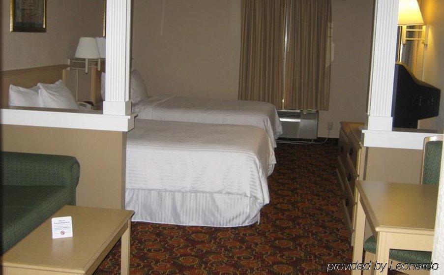 เบรนต์วูด สวีท Hotel เบรนท์วูด ห้อง รูปภาพ