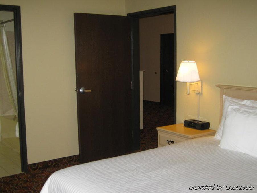 เบรนต์วูด สวีท Hotel เบรนท์วูด ห้อง รูปภาพ
