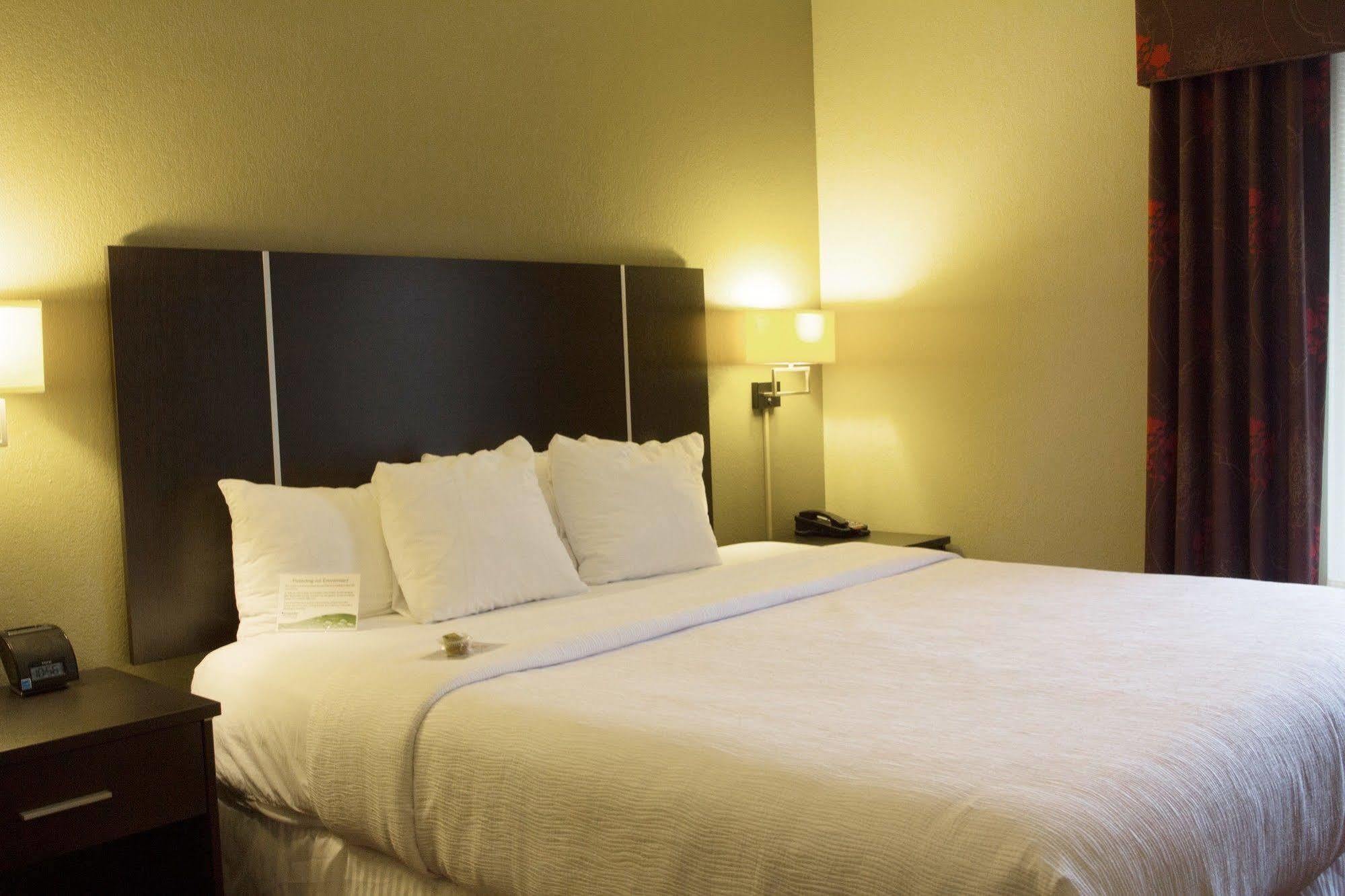 เบรนต์วูด สวีท Hotel เบรนท์วูด ภายนอก รูปภาพ